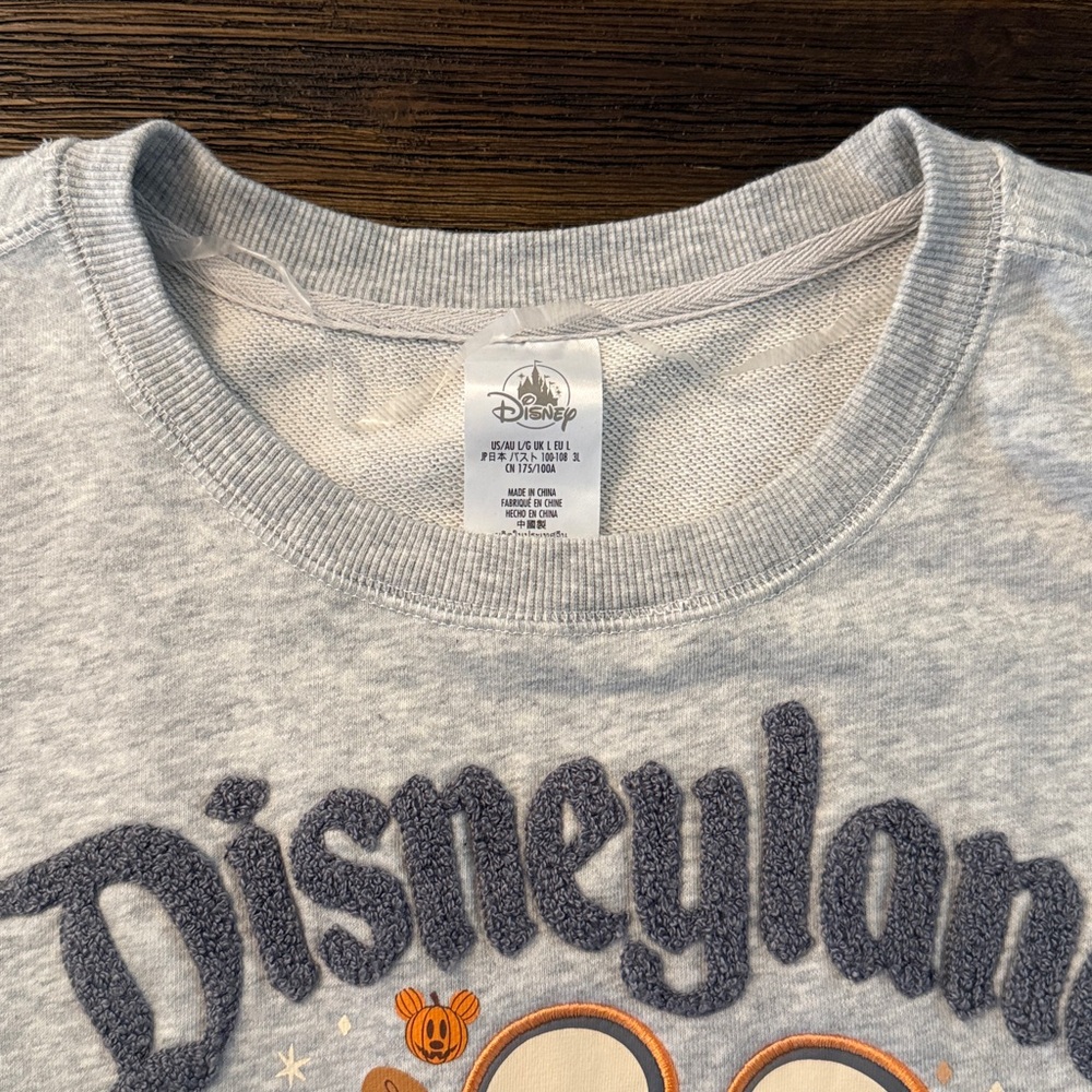 Disneyland Mickey Cutie Ghost 2025 Light Heather Gray Pullover Sweatshirt Large - Picture 3 of 15